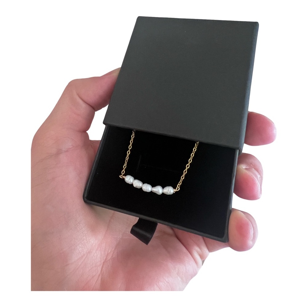 Freshwater Pearl Necklace with Gold Chain